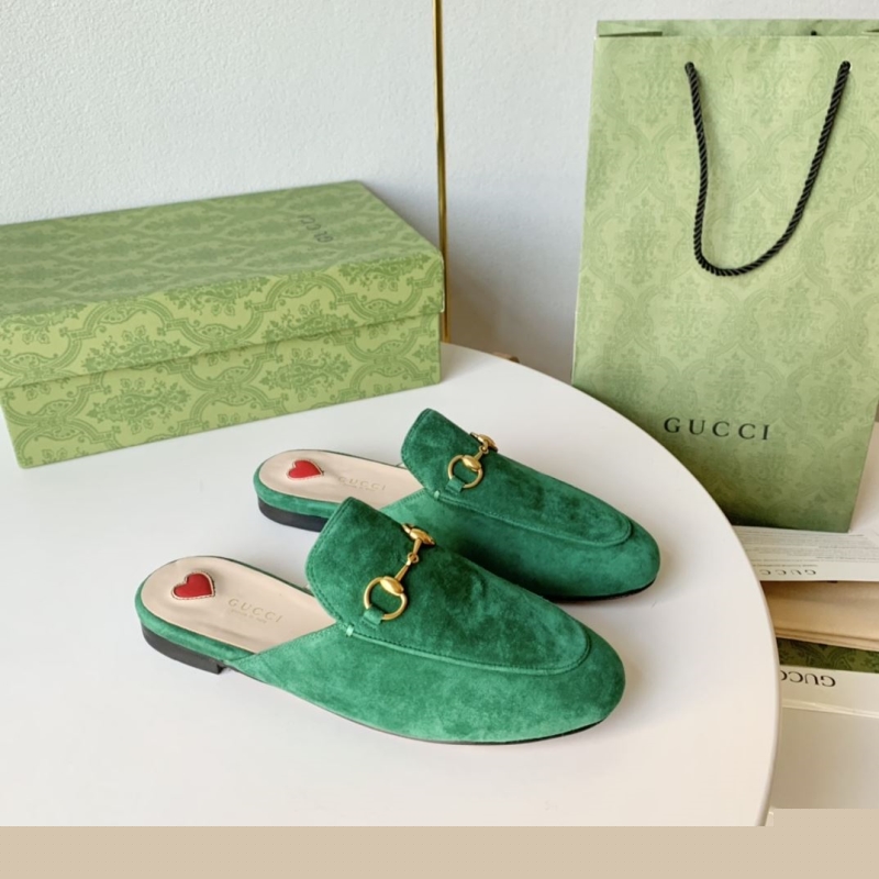 G*u*i slippers
